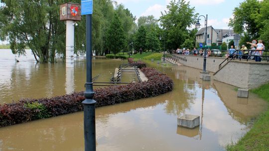 Jak się ochronić przed powodzią. Najbardziej zagrożone dwa miasta w regionie