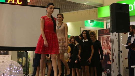 Jak się ubrać na studniówkę? (zdjęcia)