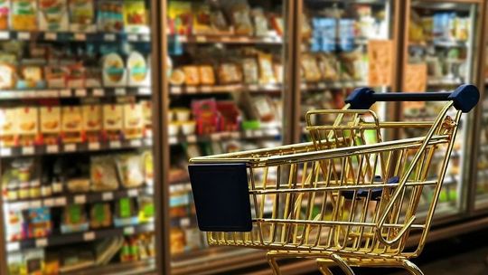 Jak sprawdzić, ile poczekasz w kolejce do sklepu? Aplikacja Google podpowiada