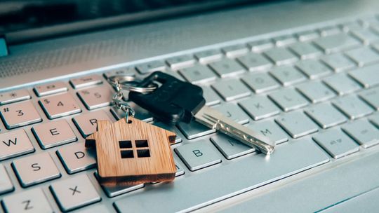 Jak szybciej spłacić kredyt hipoteczny? Nadpłata i wcześniejsza spłata – czy to się opłaca?