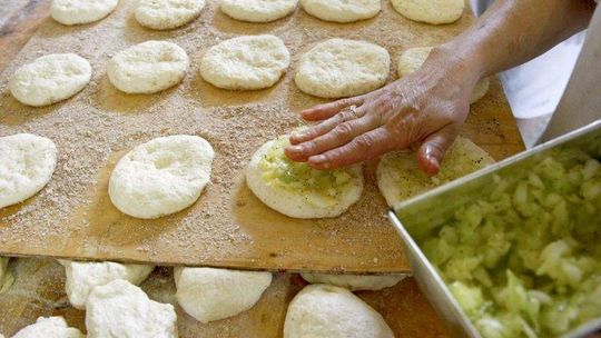 Jak upiec cebularze w domu?