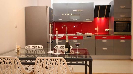 Jak urządzić aneks kuchenny w kawalerce?