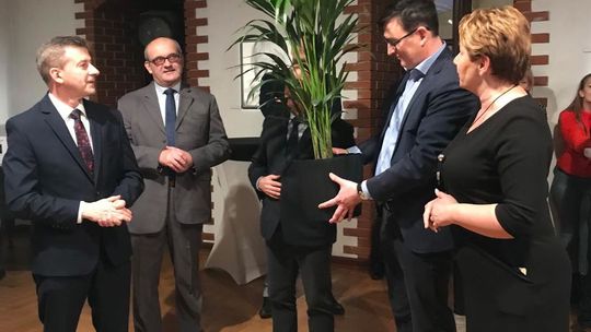 Jak urzędują chełmscy posłowie? Otwarcia biur poselskich z pompą