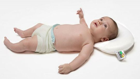 Jak wybrać poduszkę korekcyjną dla niemowląt?