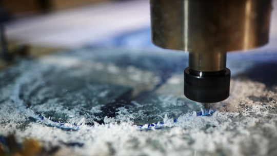 Jak wybrać producenta form wtryskowych?