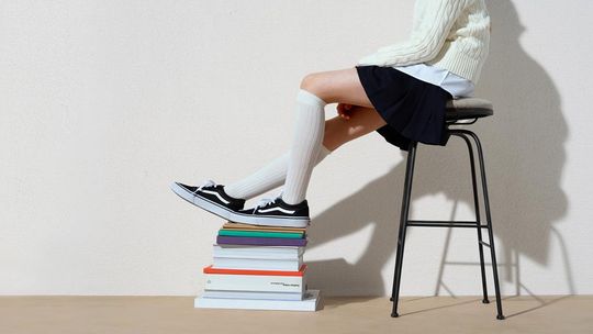 Jak wybrać trampki dla dziewczynki, które sprawdzą się w szkole i na weekendowym wypadzie za miasto?