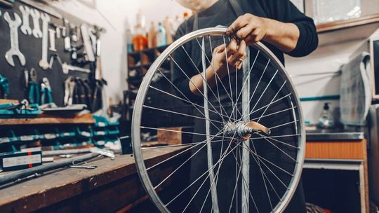 Jak wybrać, wymienić i dbać o wentyle rowerowe?