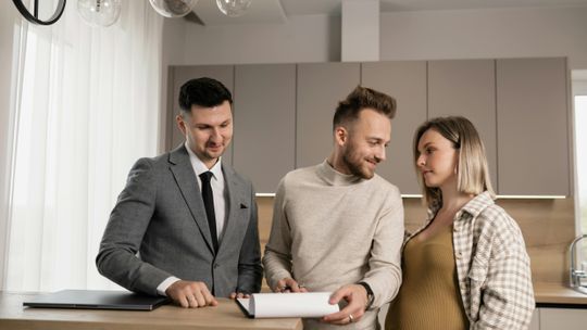 Jak wygląda proces sprzedaży luksusowego apartamentu z biurem nieruchomości premium? Jak wygląda proces sprzedaży luksusowego apartamentu z biurem nieruchomości premium?