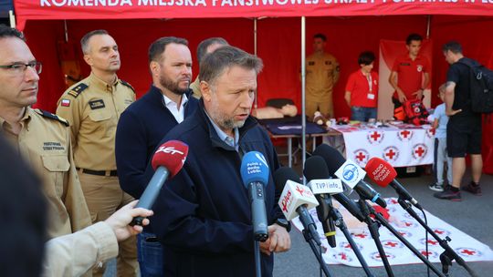 Jak zachować się, gdy zawyją syreny? Minister w Lublinie. Strażacy uczą mieszkańców reagowania na alarmy