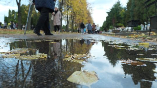 Jaka pogoda na Wszystkich Świętych i Zaduszki? Za kilka dni może spaść śnieg