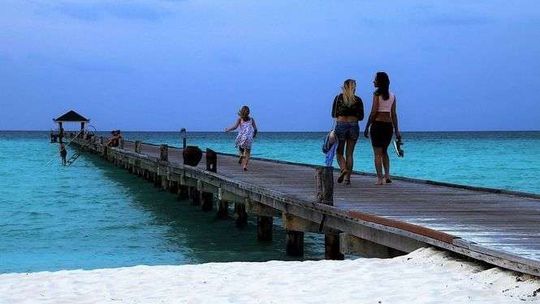 Jakie akcesoria warto zabrać ze sobą w zagraniczną wycieczkę?