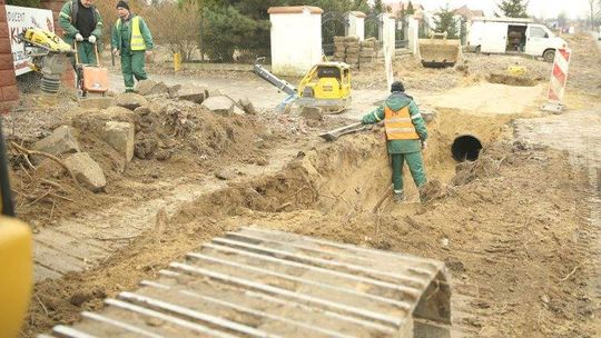 Jakubowice Konińskie: Przebudują drogę od Lublina. Będzie równiej i szerzej