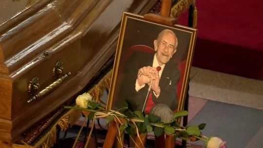 Jan Kobuszewski spoczął w rodzinnym grobowcu na Starych Powązkach