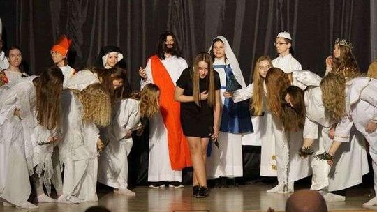 Jan Paweł II i teatr. Młodzi aktorzy w Zespole Szkół nr 5 w Lublinie