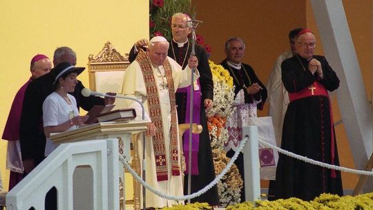 Jan Paweł II w Zamościu: Chrońcie tę ziemię i życie