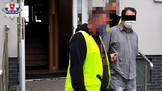 Janów Lubelski. Nie dostali pieniędzy, to zaatakowali i wybili szybę w samochodzie