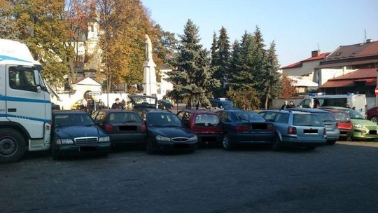 Janów Lubelski: Zawał za kółkiem, karambol na rynku