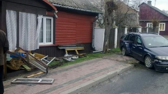 Janów Podlaski: Pijany kierowca wjechał w dom
