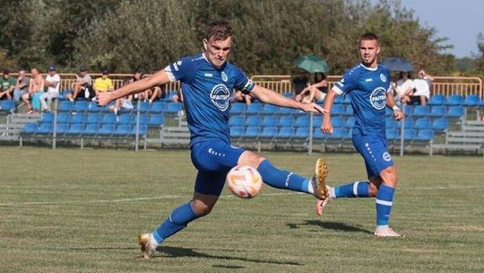 Janowianka prowadziła z Ładą od 40 sekundy, ale punkt uratowała w 98 minucie