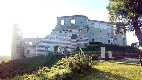 Janowiec jest wyjątkowy, chce być pomnikiem historii