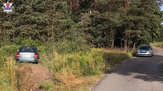 Janowiec. Nagle z drogi zjechała w krzaki. „Zasnęła za kierownicą”
