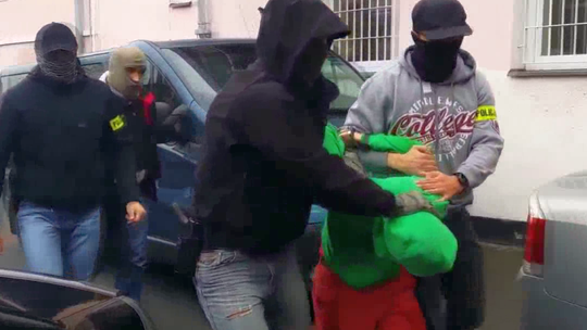 Japończyk oślepiał pilotów. Kim jest Shin M.?