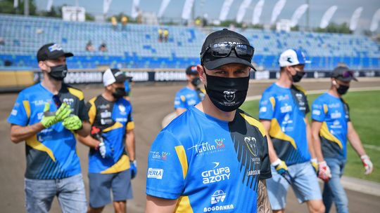 Jarosław Hampel z pozytywnym wynikiem testu na koronawirusa i problemy z torem. Co z inauguracją PGE Ekstraligi?