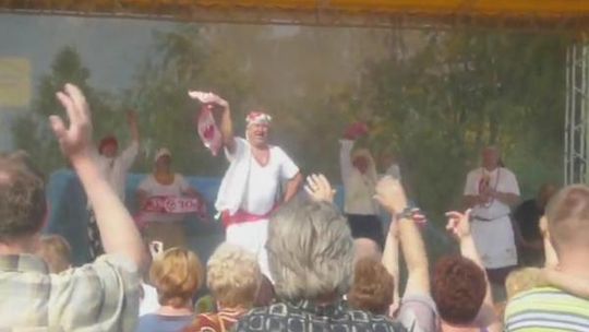 Jarzębiaki w Lubartowie: Ksiądz i radni tańczą w rytmie Koko (wideo)
