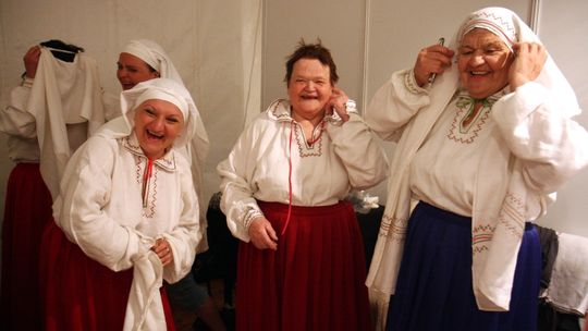 Jarzębina wciąż rozchwytywana. \"Z radia biegiem do telewizji\"