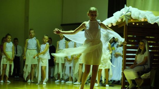 Jasełka i charytatywny Kiermasz Ozdób Świątecznych w Szkole Podstawowej nr 43 w Lublinie [zdjęcia]