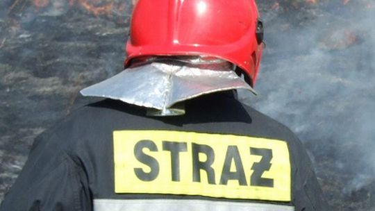 Jasionka: Płonął drewniany dom. Strażacy gasili go 6 godzin
