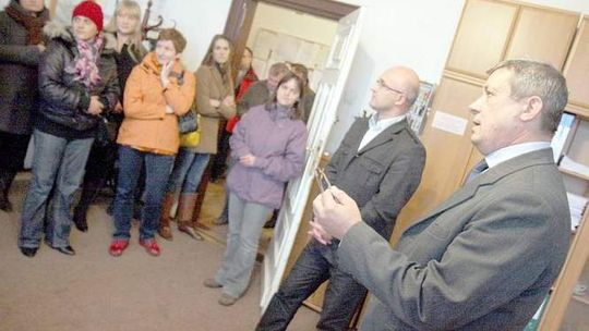 Jastków: A wójt swoje. Jest nowy konkurs na dyrektora szkoły