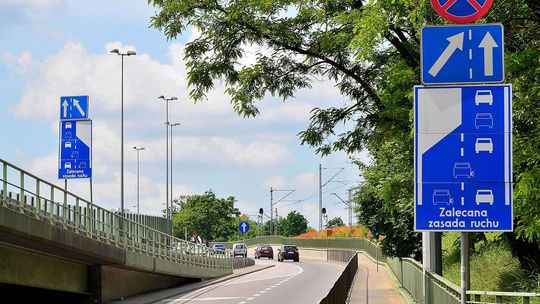 Jazda na suwak i korytarz życia obowiązkiem kierowcy. Nowe przepisy
