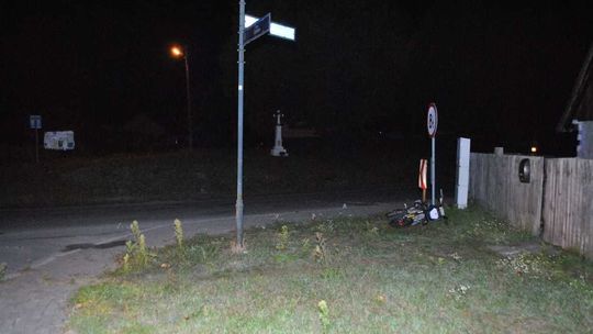 Jazdę zakończył na płocie. Nie miał uprawnień do kierowania