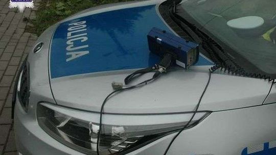 Jechał 149 km/h przez miasto. Nie chciał przyjąć mandatu 