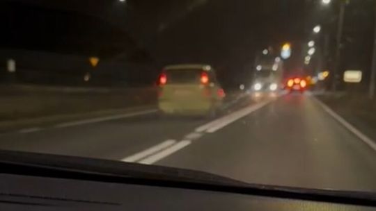 Jechał „wężykiem”, omal nie zderzył się z ciężarówką 