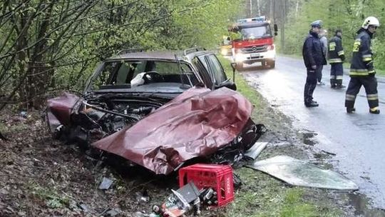 Jechał za szybko, wjechał w audi Q7 (zdjęcia)
