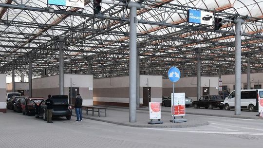 Jechali autem na oponach z kolcami, chcieli dać 10 euro łapówki