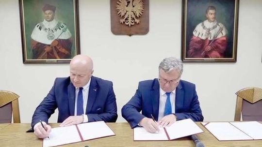 Jeden minister dał kasę. Teraz liczą na drugiego