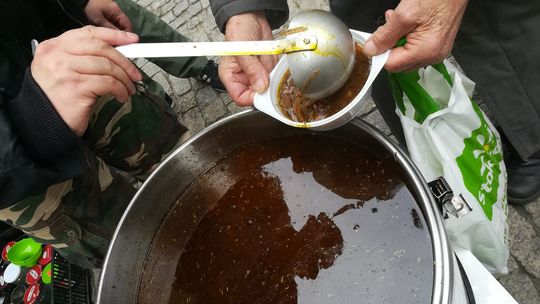 Jedzenie Zamiast Wojen. „Bieda i smutek są obok nas"
