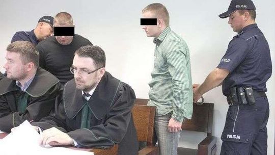 „Jedziemy na Witulin i utopimy go!”. Znęcali się nad kolegą, kazali mu pływać w lodowatej wodzie