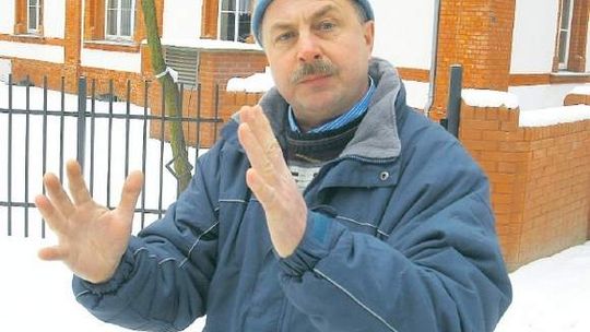 Jego matka miała udar. Oskarżają go o bezzsasadne wezwanie karetki