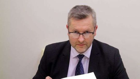 Jego pasją jest kaligrafia. Mieszkaniec Świdnika przepisał ręcznie już siedem ksiąg