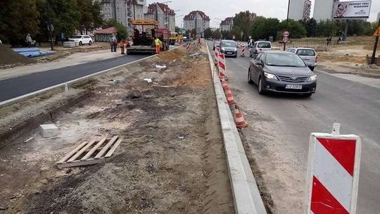 Jesień zaskoczyła drogowców. Kolejne utrudnienia na al. Kompozytorów Polskich