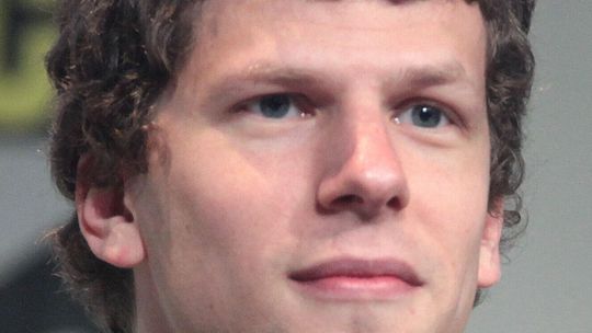 Jesse Eisenberg nakręci film w Lublinie. Szuka statystów