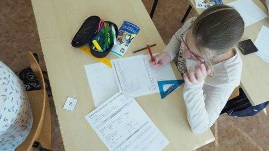 Jest decyzja: 1 września uczniowie wracają do szkół [wytyczne]