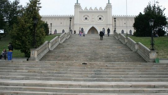 Jesteś niepełnosprawny? Nie dostaniesz się do zamku