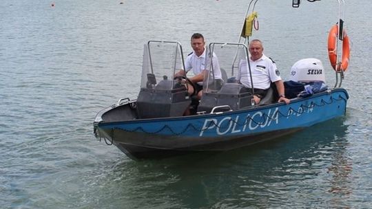 Jezioro Białe: Zaczęli tonąć na rowerze wodnym, pomoc przyszła w ostatniej chwili