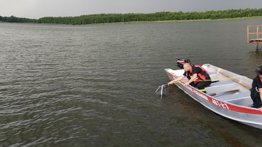 Jezioro Łukcze. Mężczyzna skoczył z molo. Policja podaje rysopis 