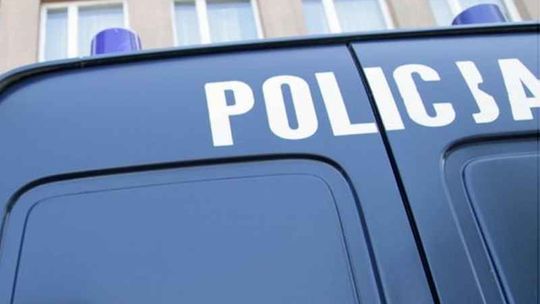 Jeziorzany: Handlarz nielegalnych papierosów szarpał się z policjantami